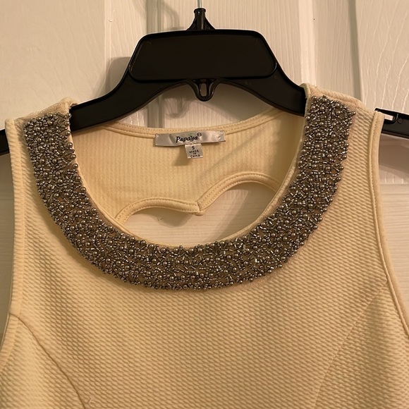 Tops - Picture 2 of 3